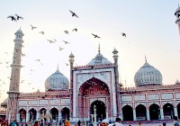 Top 5 Largest Masjids (Mosques) in India (with Photos)