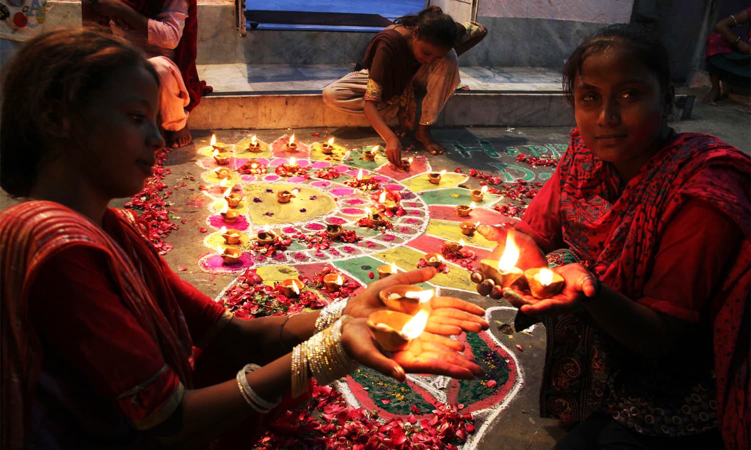 Pakistan's Hindu community celebrates Diwali, the festival of lights