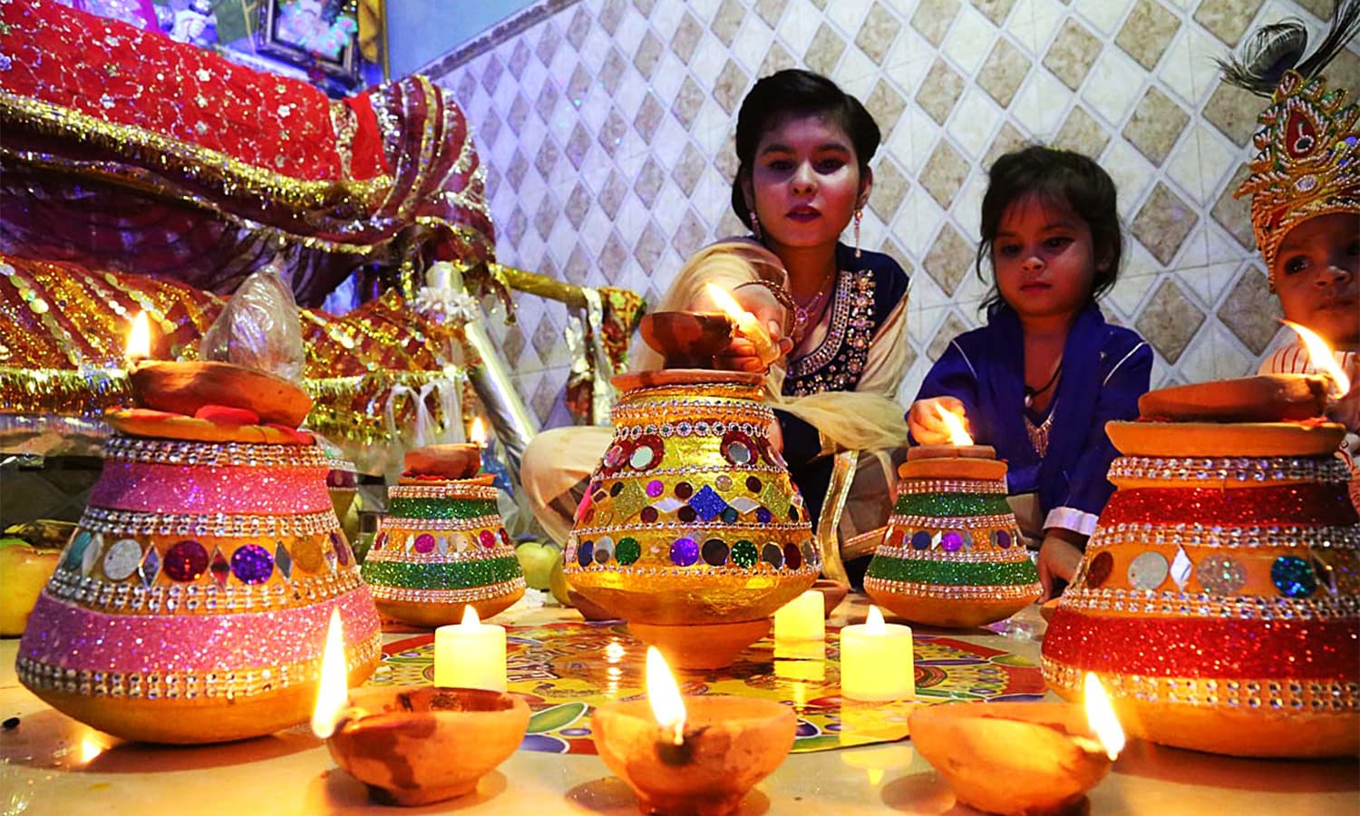 Pakistan's Hindu community celebrates Diwali, the festival of lights