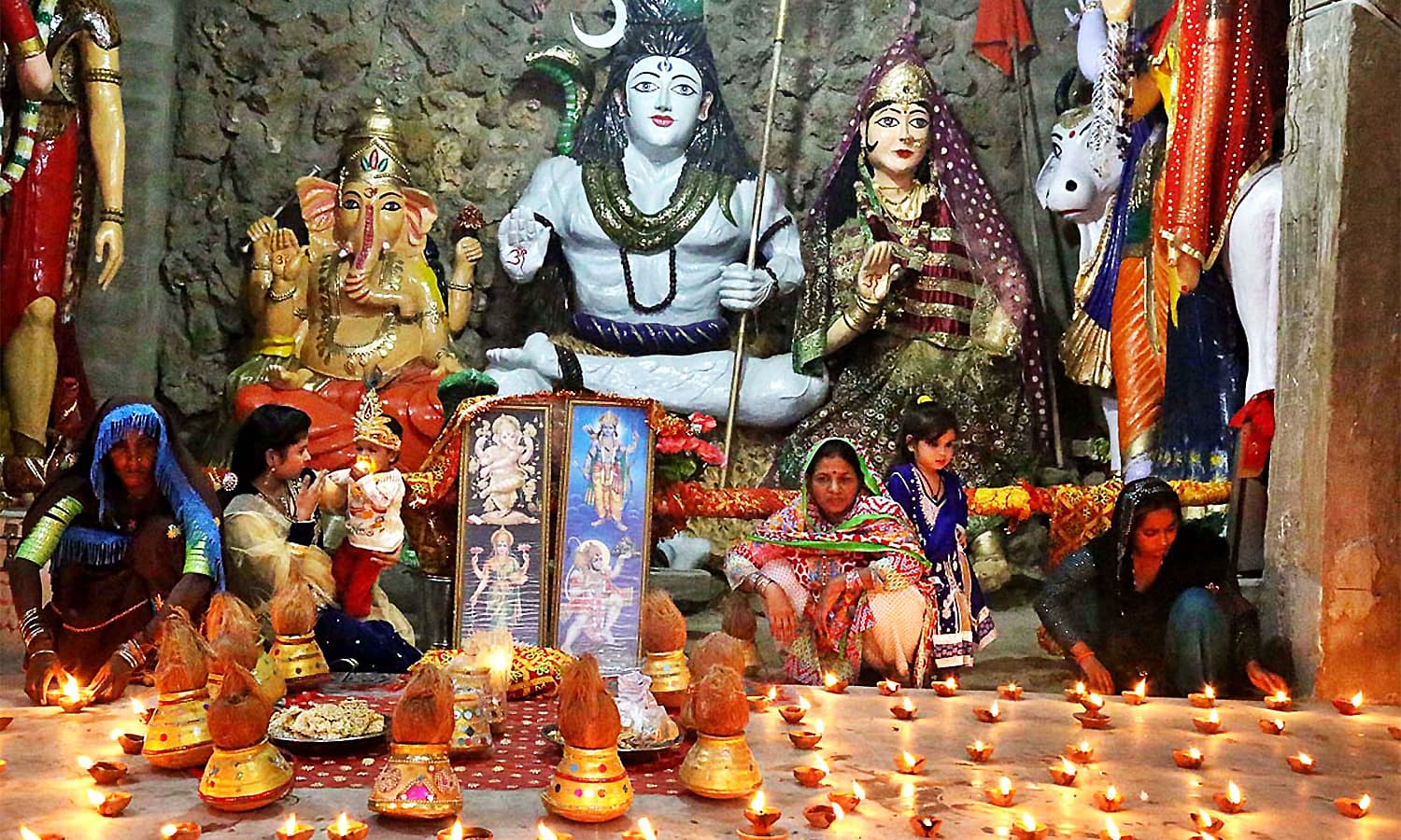 Pakistan's Hindu community celebrates Diwali, the festival of lights